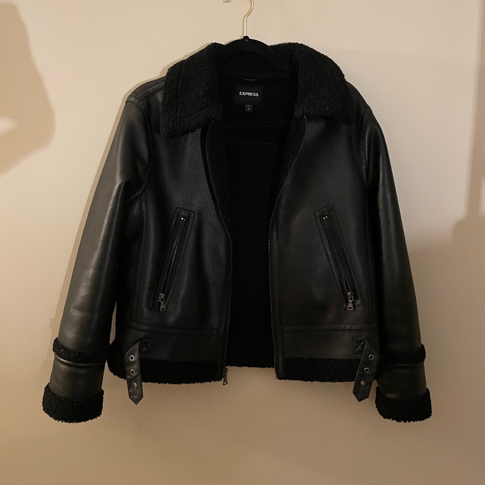 EXPRESS BLK COAT SIZE M